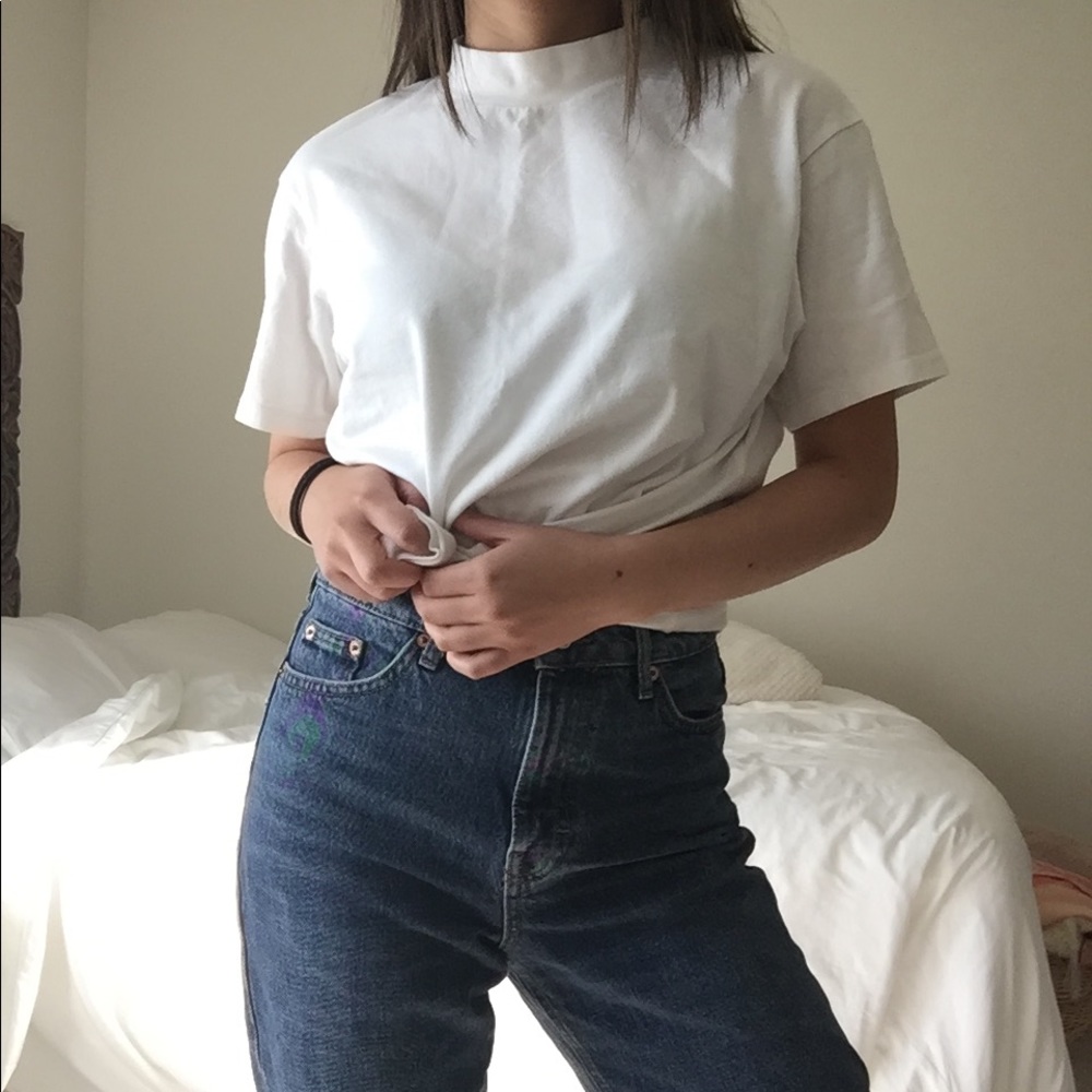 UNIQLO White Turtleneck Tee
